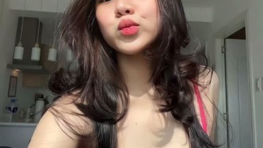 Wanita Jepang amatir cantik dengan payudara kecil menggoda vaginanya