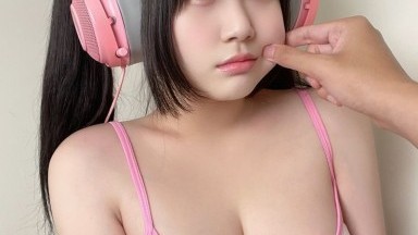 pirang Emily Rose diperkosa