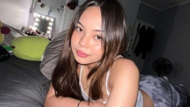 GADIS ASIA BERBOKONG BESAR BERMASTURBASI MENGGUNAKAN BOTOL