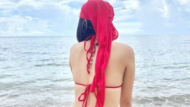 Fetish kencing, hujan emas di payudara alami, pantat, vagina