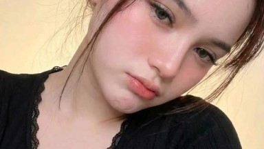 Seorang gadis seksi berdada besar