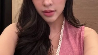 pantat kecilku! Aku akan tinggal di rumah untuk menjaga anak