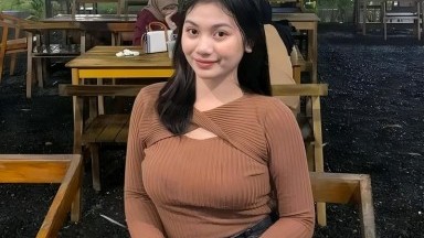 LAGI NYOBAIN ROK BARU TIBA TIBA DI ENTOT DARI BELAKANG