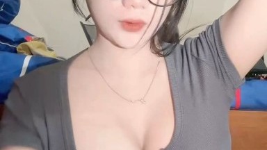 pepek nya udah lobokk di masukin kontol besar