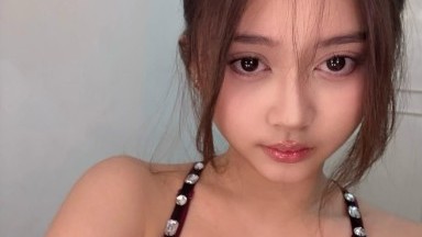 Seks hardcore dengan resepsionis hotel di sofa