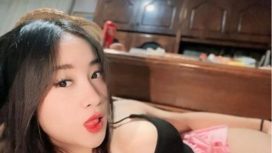 bintang porno amatir Asia berhubungan seks dari sudut pandang orang pertama saat berlibur