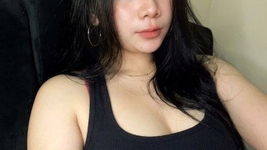 Gadis kurus berambut merah dijilat vaginanya lalu menunggangi penis
