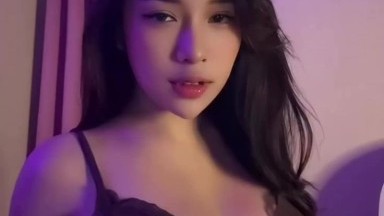 Regangkan punggungku dan regangkan lubang anusku