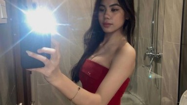 Menyentuh penis panas saudara tiriku dengan kakiku