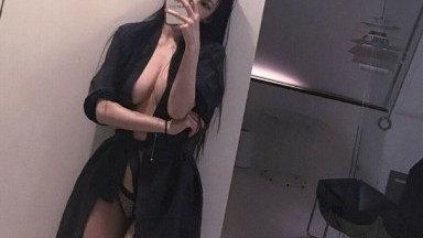 KELUARGA TIRI BERBAGI Ranjang DAN EJAKULASI