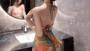 Tanpa pengaman, penetrasi keras pada pelacur kelas atas! Dia mengerang tanpa henti