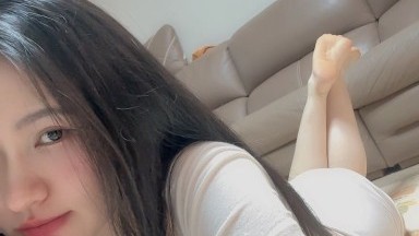 Perasaan tertekan dari payudara besar kelas atas