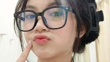 Dia tidak bisa mengendalikan diri setelah melihat tubuh pacarnya yang masih kuliah