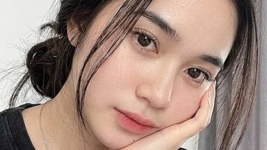 di tempat karaoke dan akhirnya selingkuh dari pacarnya