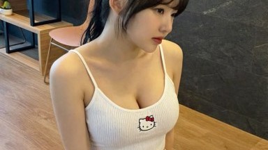 Video close-up menjilat vagina buatan sendiri, aku dan adik tiriku ditinggal sendirian di rumah