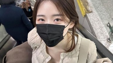 Aku menonton dan masturbasi saat ayah tiriku bercinta